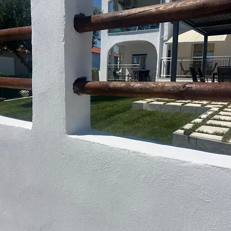 Villa Blue Canvas Vergia